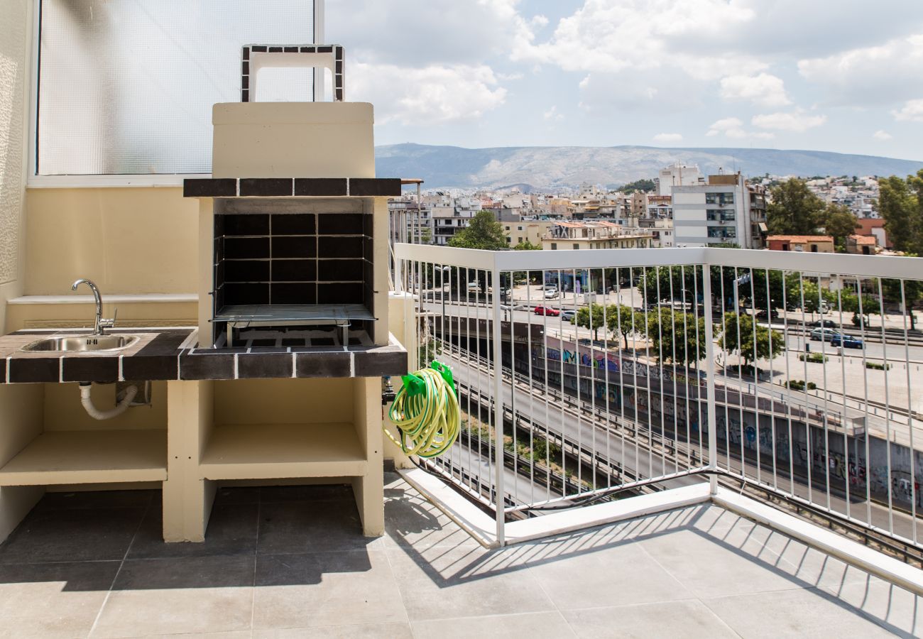 Apartment in Athens - Athens Luxury 4 Bedroom apartment w/terrace & BBQ