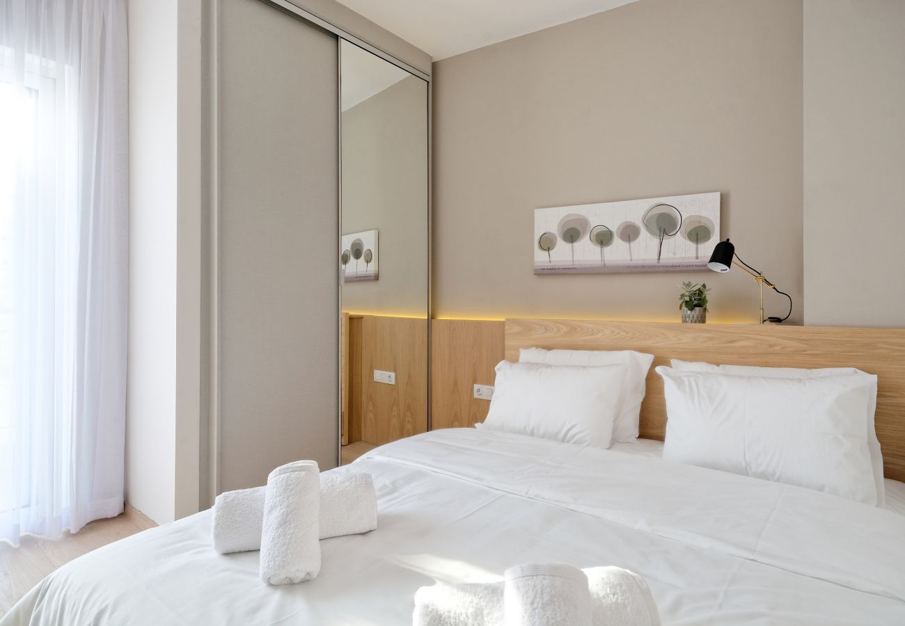 Apartment in Athens - Hercules Residence, Signature 3 Bedroom & 3 Bathrooms Apartment w/Balcony, Gym, Fast Wifi