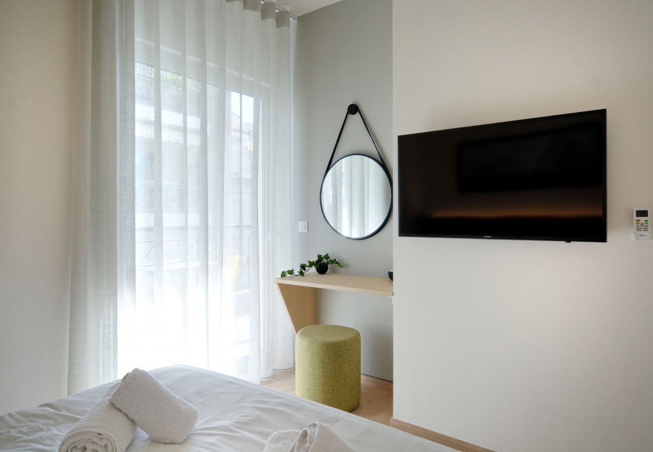 Apartment in Athens - Hercules Residence, Beautiful 2 Bedroom Apartment in Athens w/ Gym & Balcony