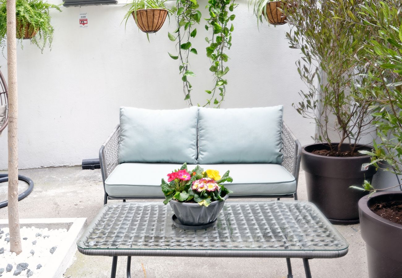 Apartment in Athens - Hercules Residence, Stylish 2 Bedrooms apartment with private Patio & Gym