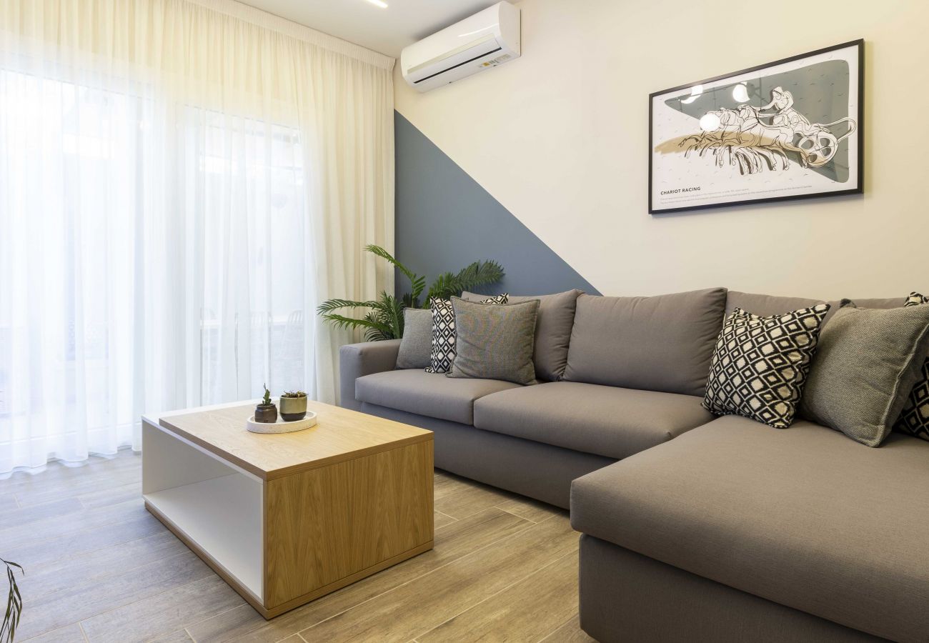 Apartment in Athens - Stylish 4 Bedrooms Apartment in Athens, For Groups