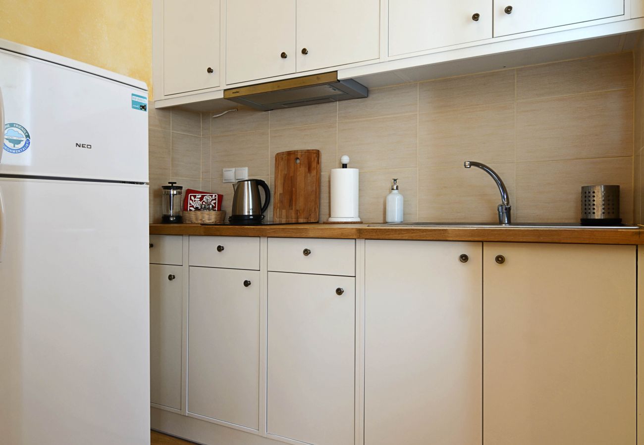 Apartment in Athens - Modern Apartment in Koukaki 10 mins to Acropolis