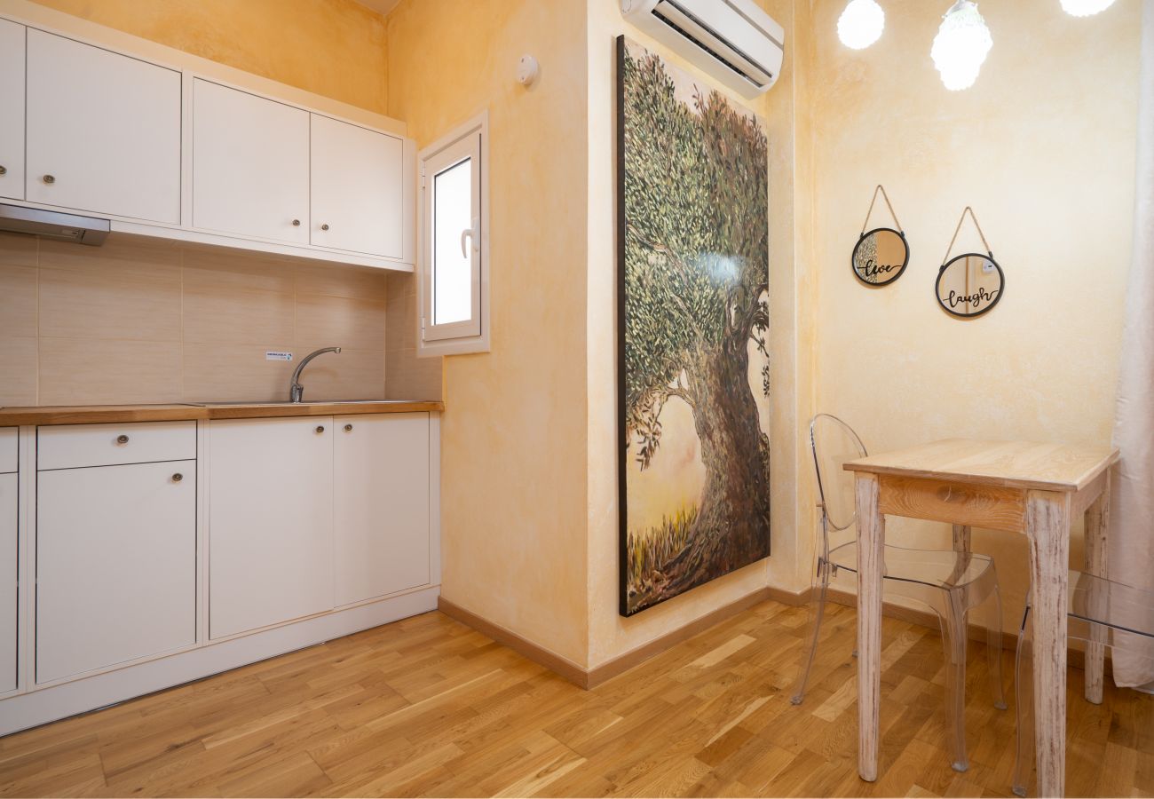 Apartment in Athens - Modern Apartment in Koukaki 10 mins to Acropolis