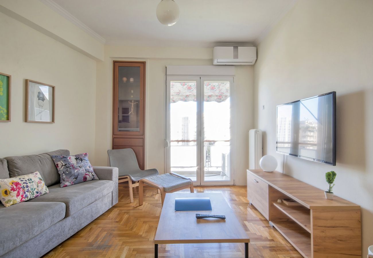 Apartment in Athens - Athens Heartbeat! Excepcionally connected, centric, w/Acropolis view 