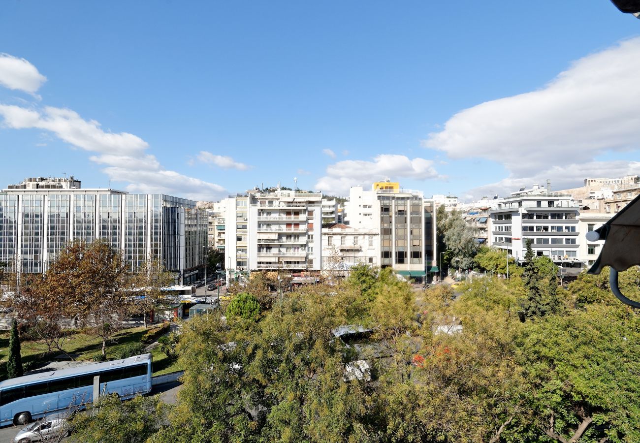 Apartment in Athens - Athens Heartbeat! Excepcionally connected, centric, w/Acropolis view 