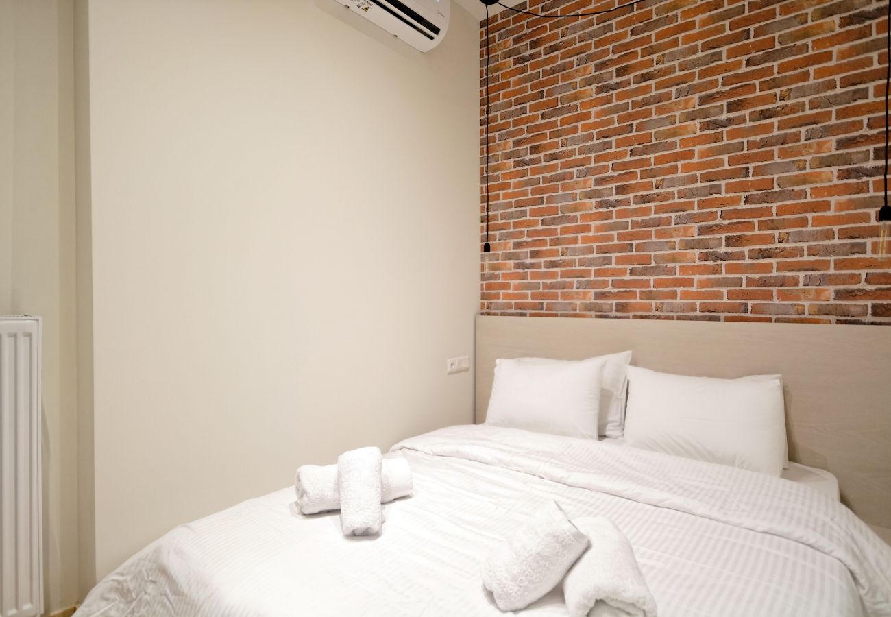 Studio in Athens - Cosy Studio, 15mins walk to Acropolis & Plaka