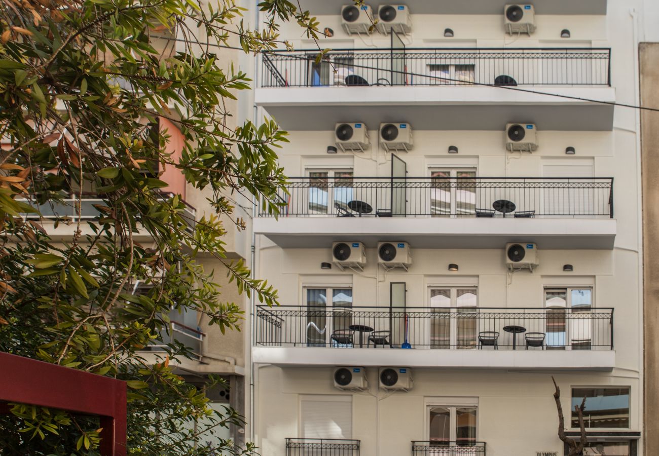 Apartment in Athens - Olympus Residence Demeter, 3 bedroom apartment, fully equipped ideal for groups with Gym and Fast Wifi