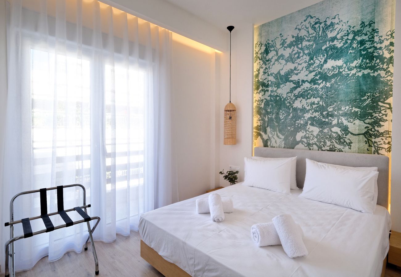 Apartment in Kaisariani - Odyssey Residence Calypso, modern 3 bedrooms and 3 bathrooms full floor apartment in Kaisariani area, Ideal for Groups