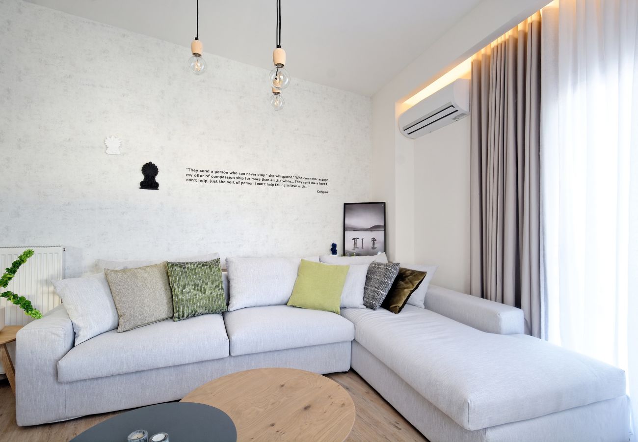 Apartment in Kaisariani - Odyssey Residence Calypso, modern 3 bedrooms and 3 bathrooms full floor apartment in Kaisariani area, Ideal for Groups