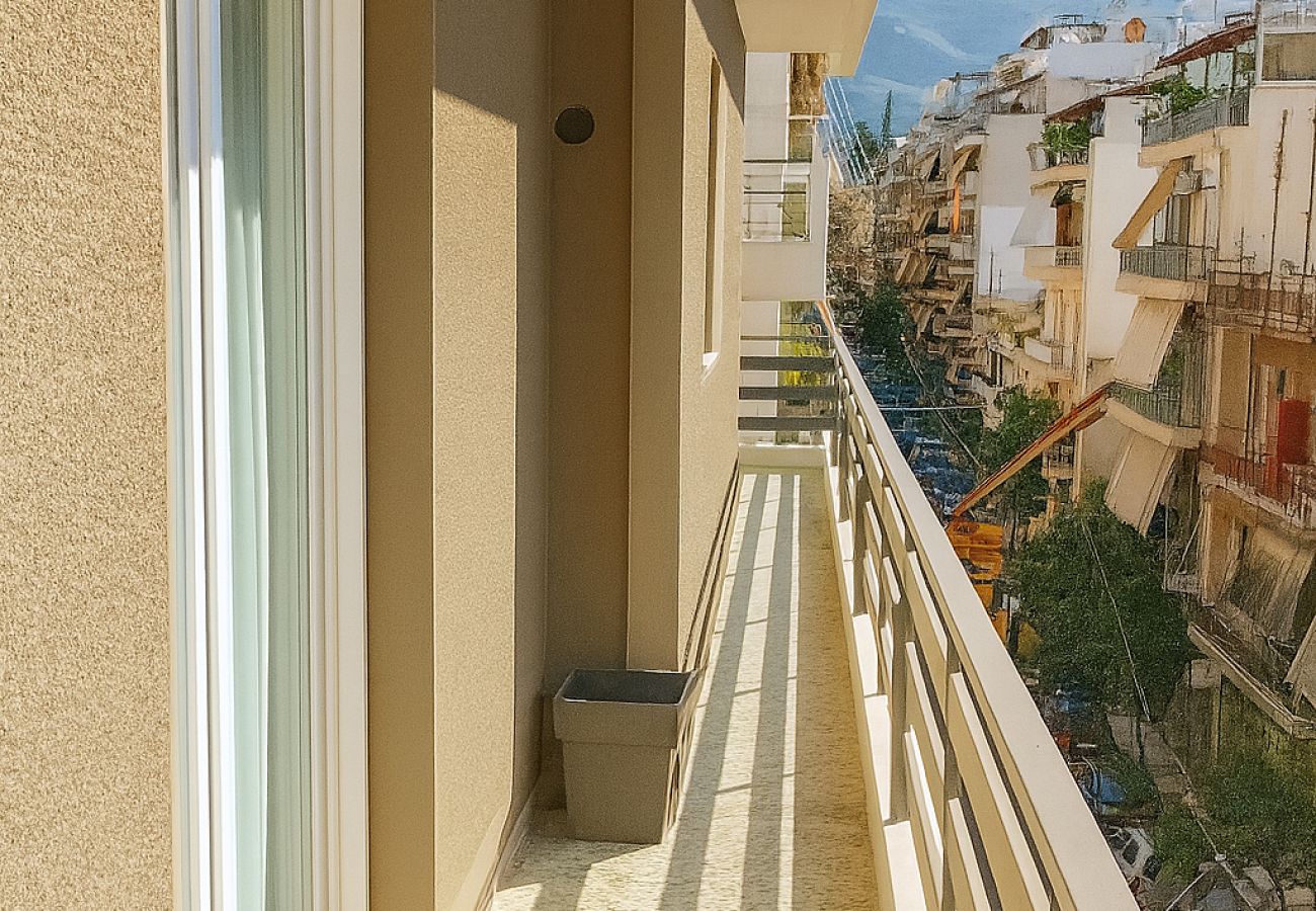 Apartment in Kaisariani - Odyssey Residence Calypso, modern 3 bedrooms and 3 bathrooms full floor apartment in Kaisariani area, Ideal for Groups