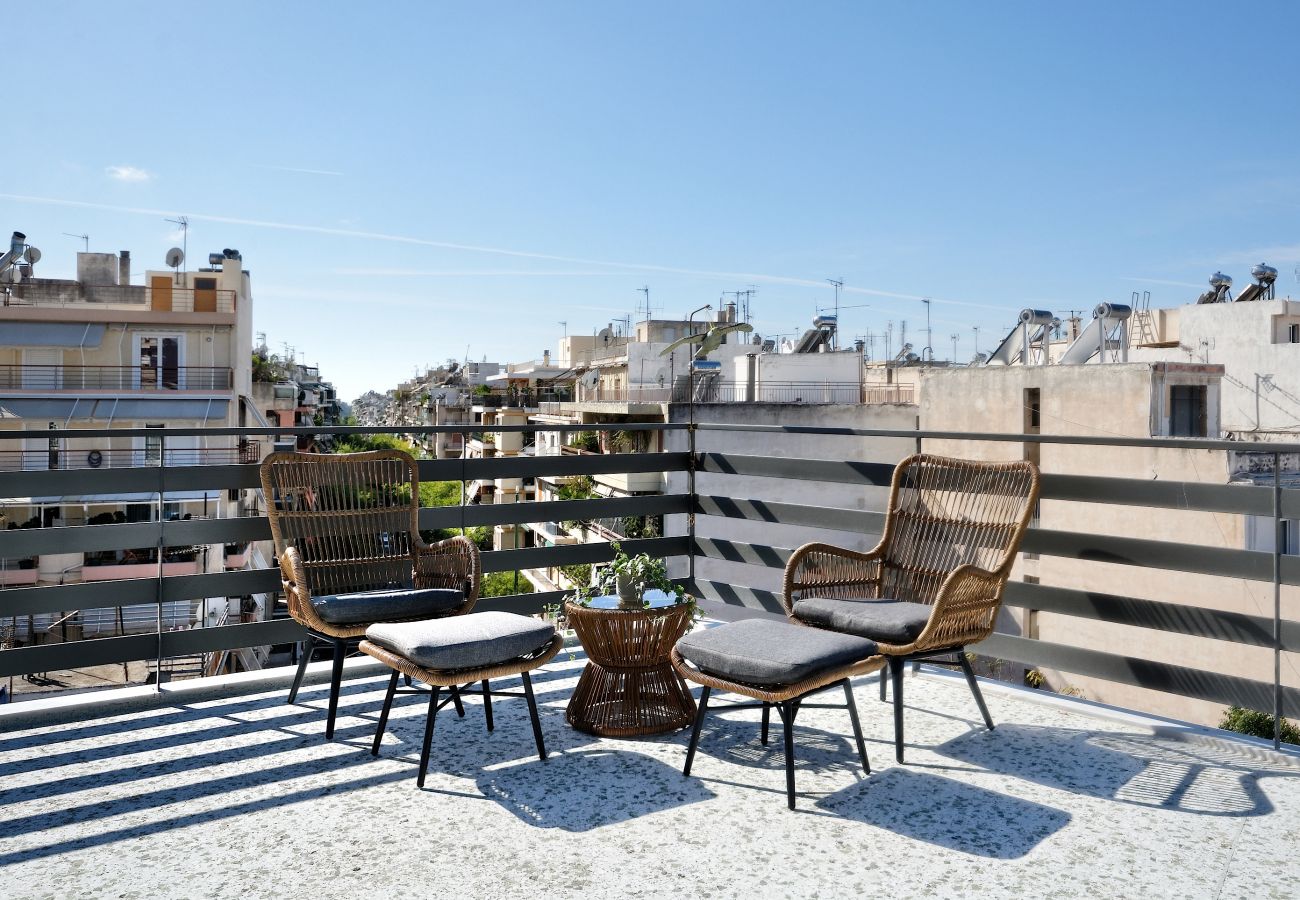 Studio in Kaisariani - Charming Rooftop Studio w/terrace & City View