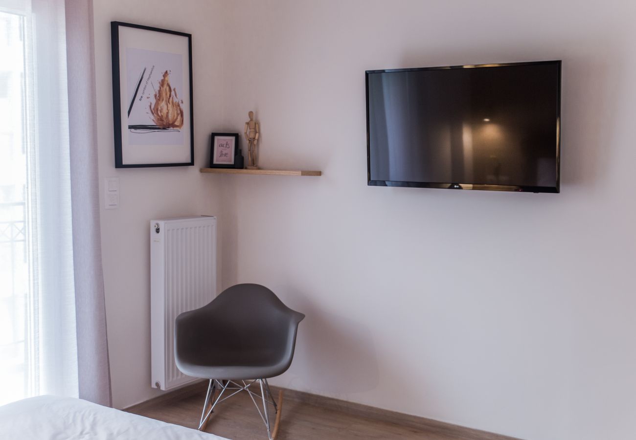 Apartment in Athens - Olympus Residence Hephaestus, Modern apartment with balcony, gym and Fast Wifi