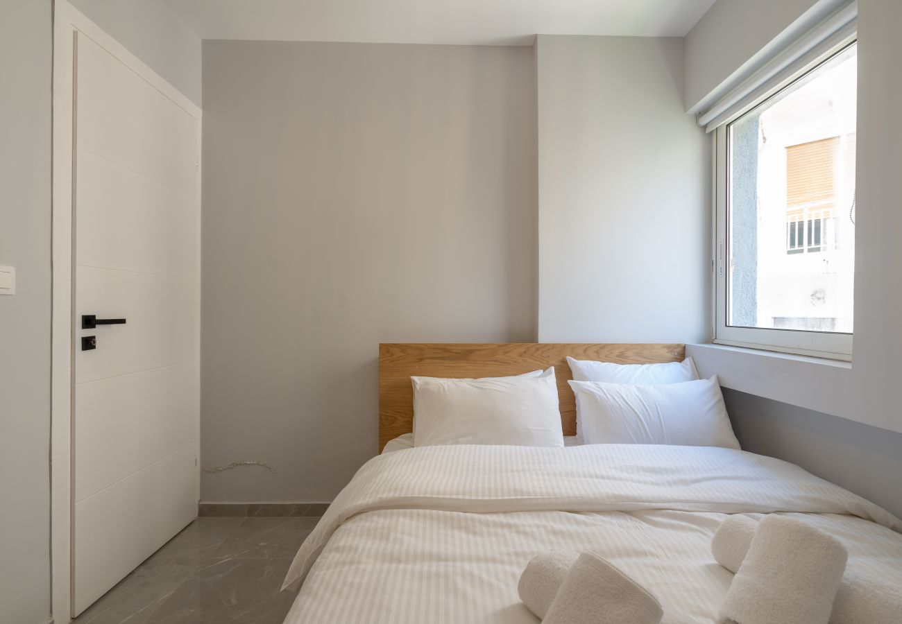 Apartment in Athens - Trojan Affair Paris, 3 bedrooms apartment with balcony and parking