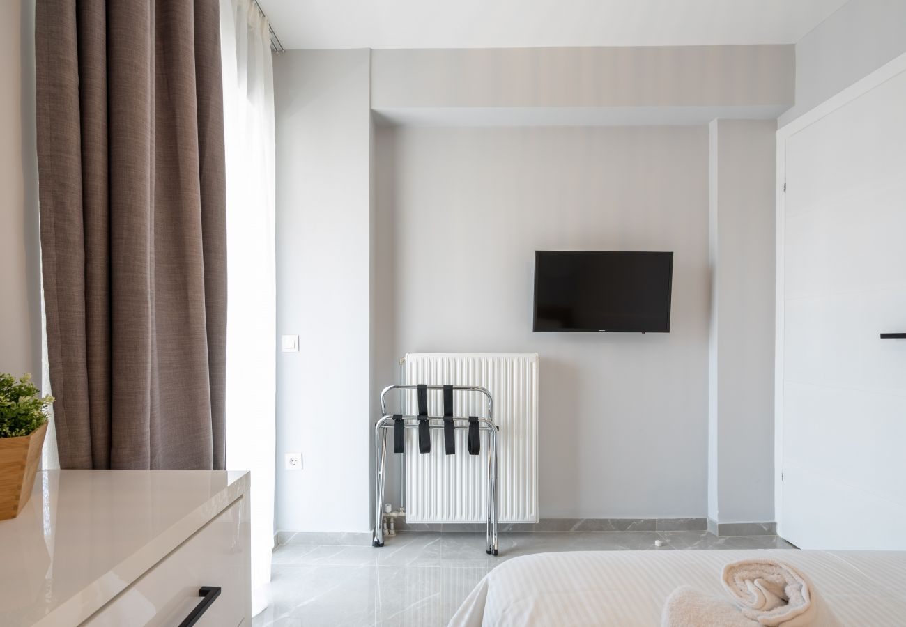 Apartment in Athens - Trojan Affair Paris, 3 bedrooms apartment with balcony and parking