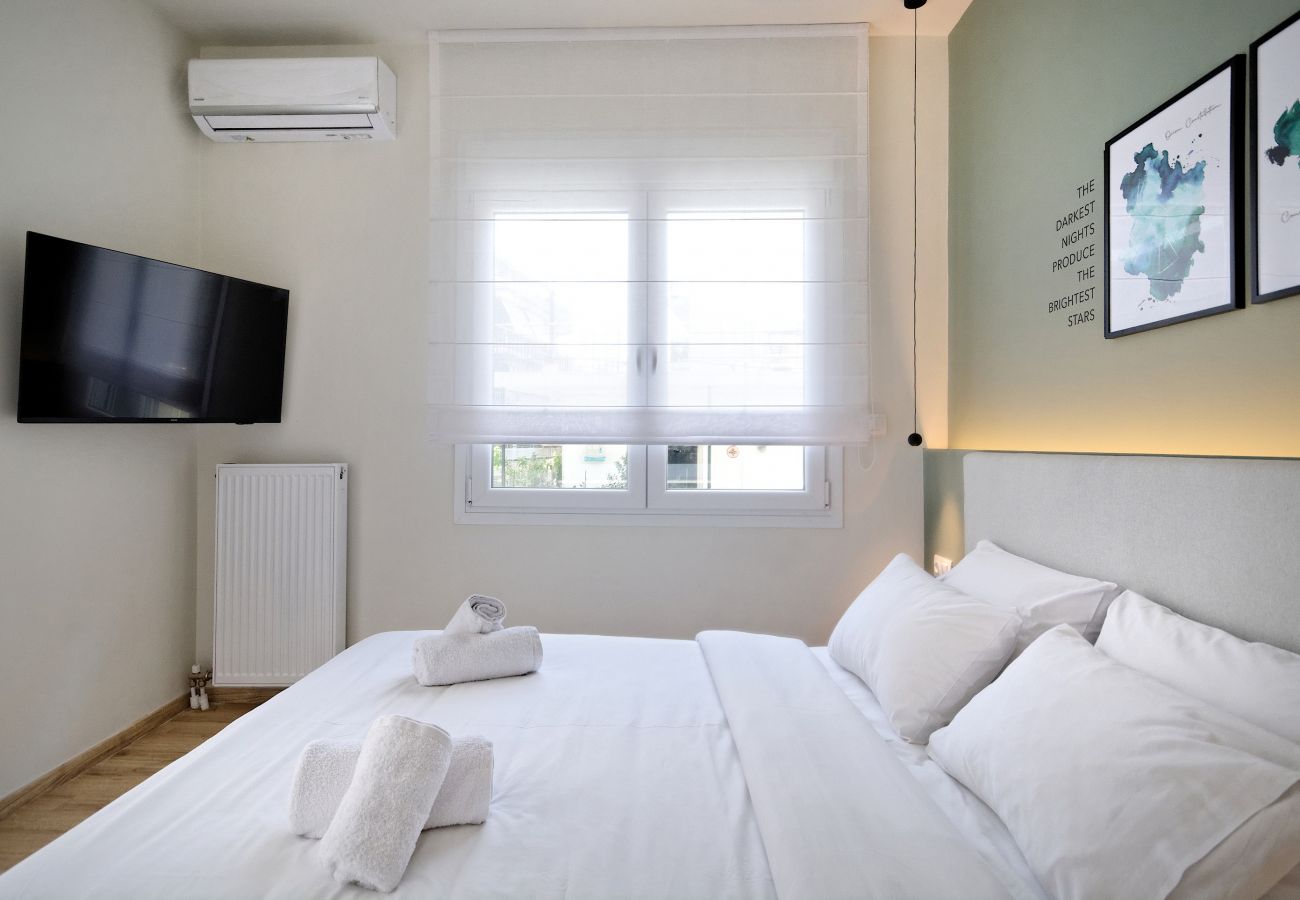 Apartment in Athens - Beautiful 2 Bedrooms Apartment w/Balcony in Central Athens