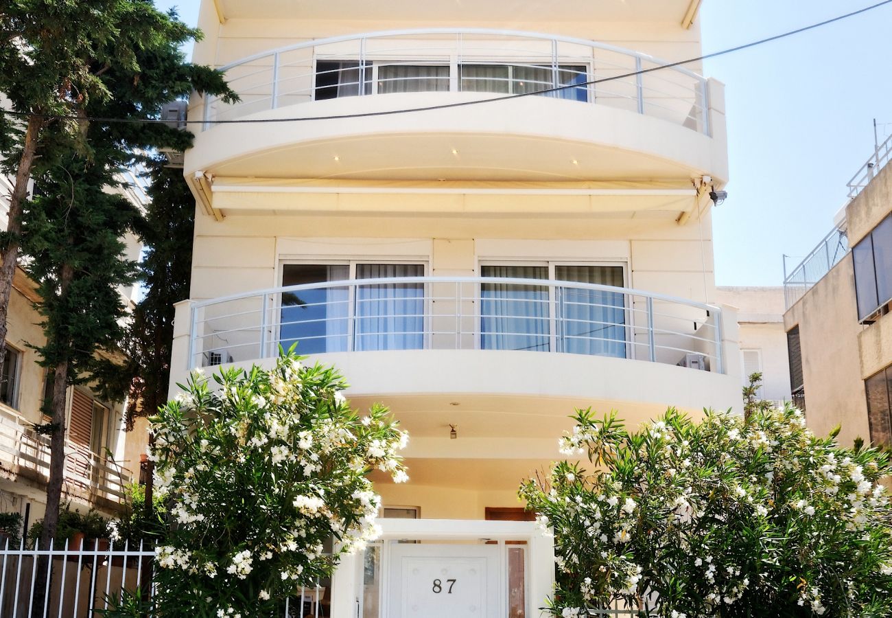 Villa in Glyfada - Triplex villa in Glyfada with sea view