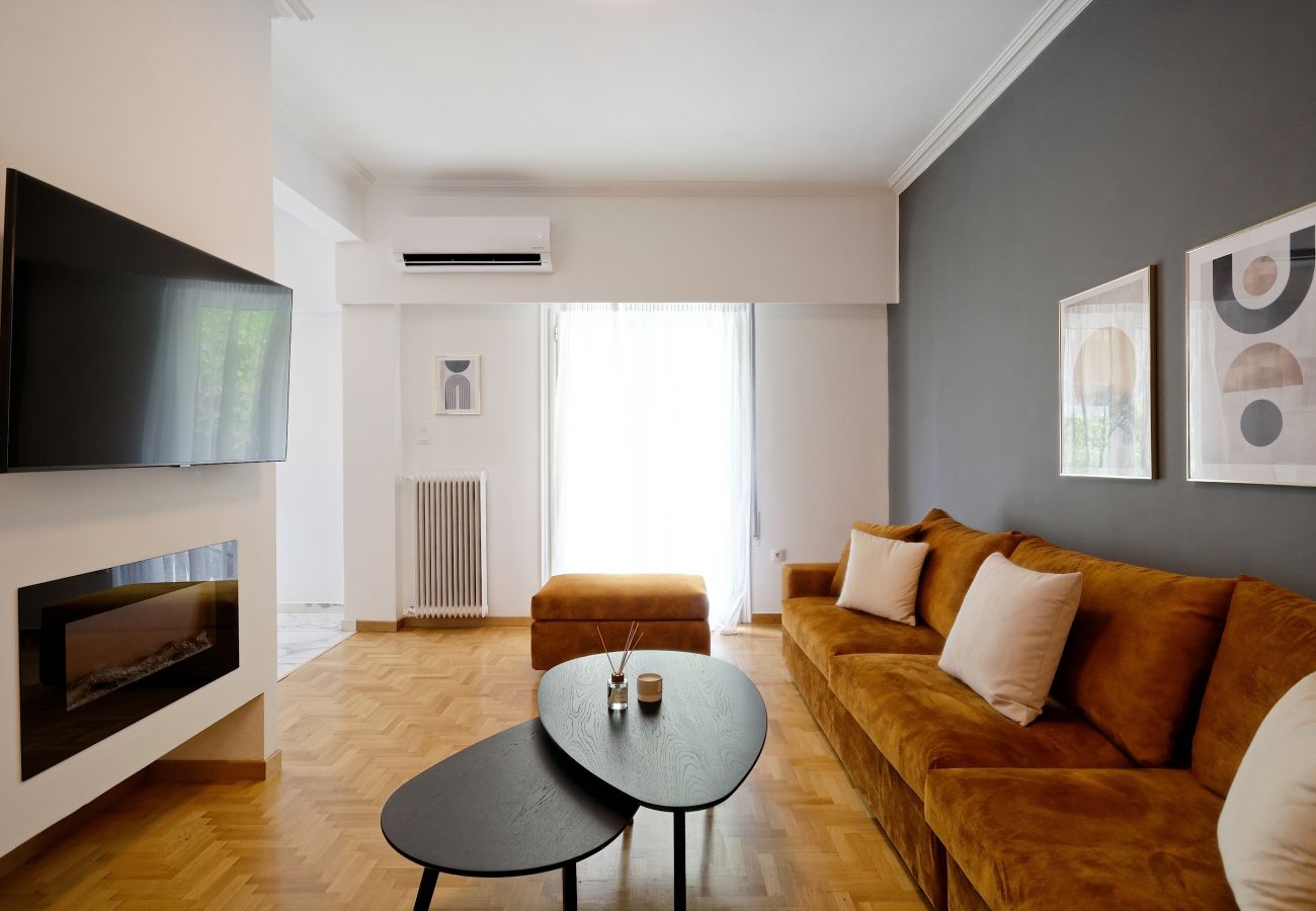 Apartment in Athens - Elegant 3 Bedroom apartment w/ Balcony in Pagrati, Athens