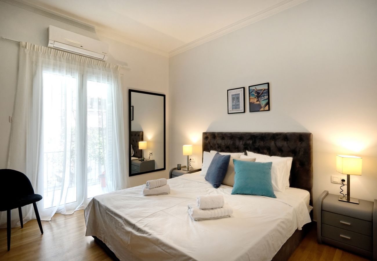 Apartment in Athens - Elegant 3 Bedroom apartment w/ Balcony in Pagrati, Athens