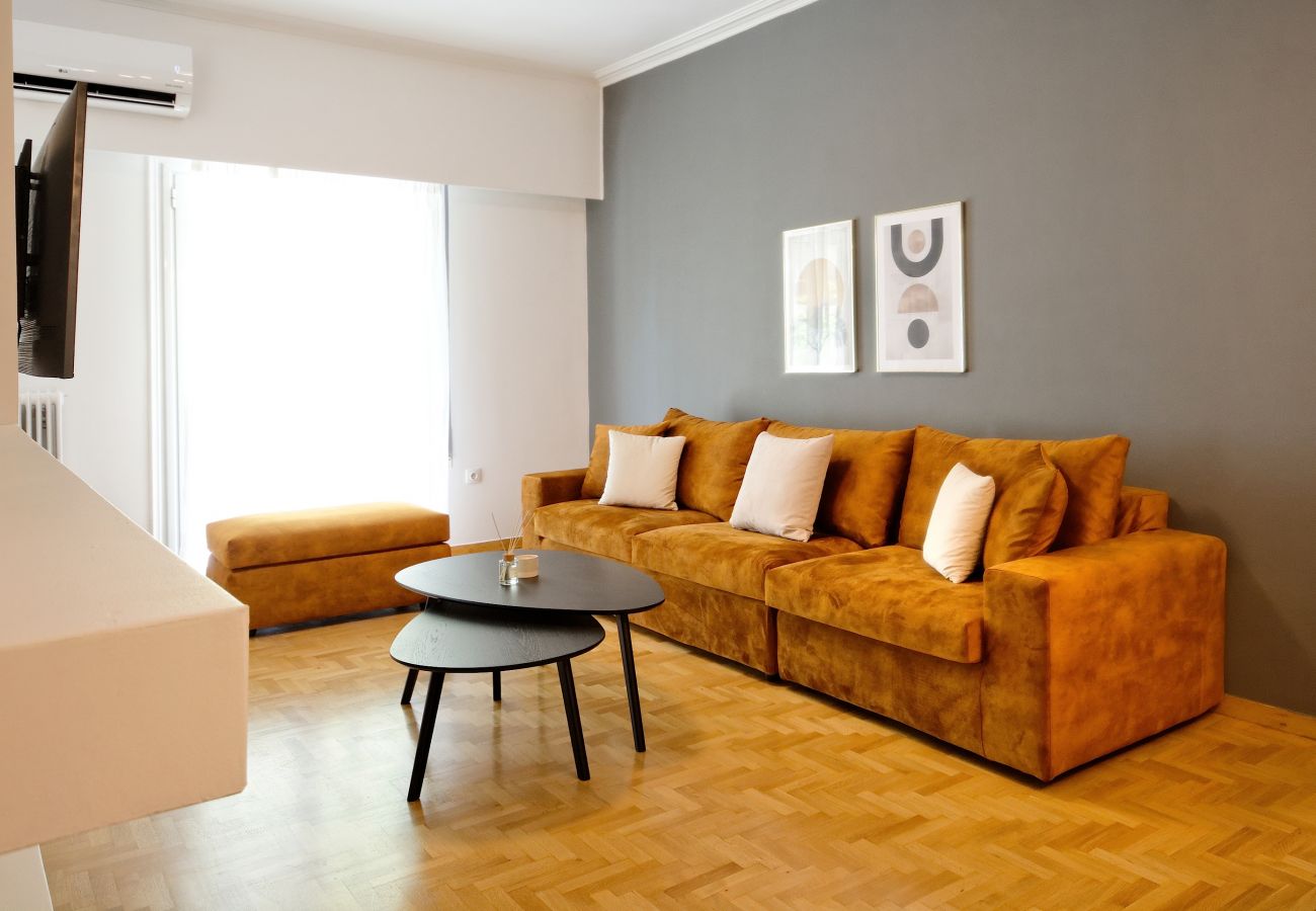 Apartment in Athens - Elegant 3 Bedroom apartment w/ Balcony in Pagrati, Athens