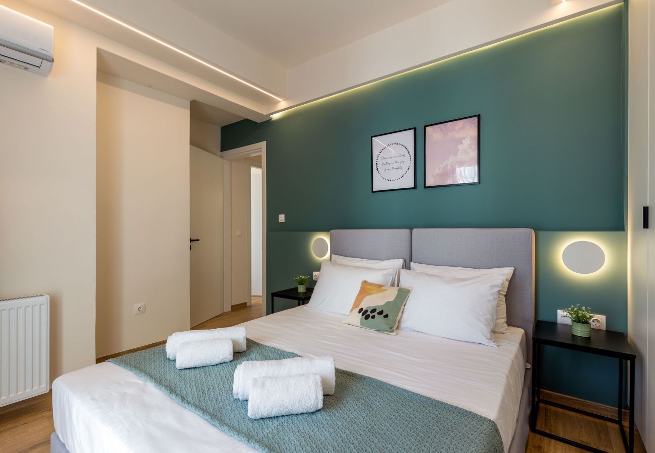 Apartment in Athens - Beautiful 2 Bedroom Apartment with Wi-Fi & Balcony