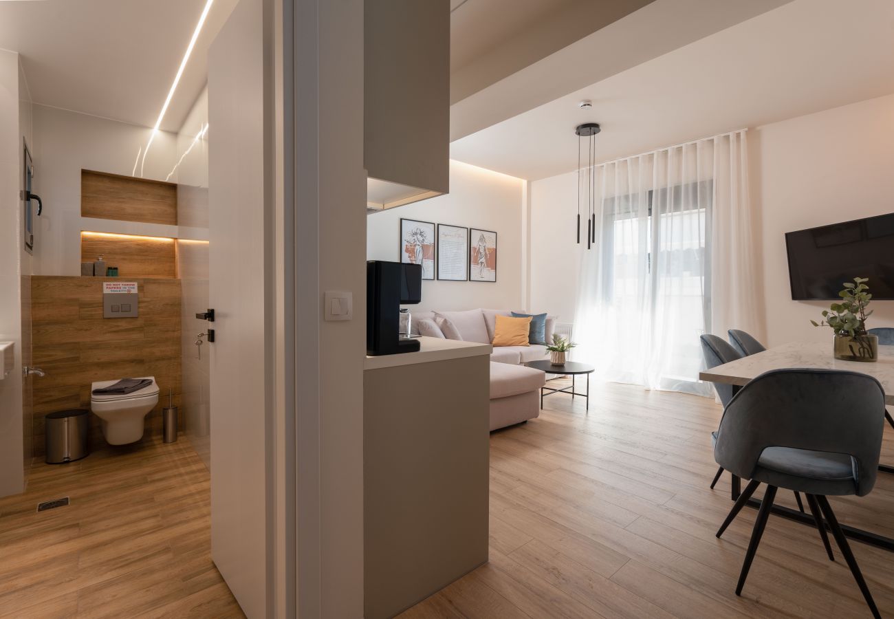 Apartment in Athens - Stylish Apartment in Athens w/ Balcony & Gym