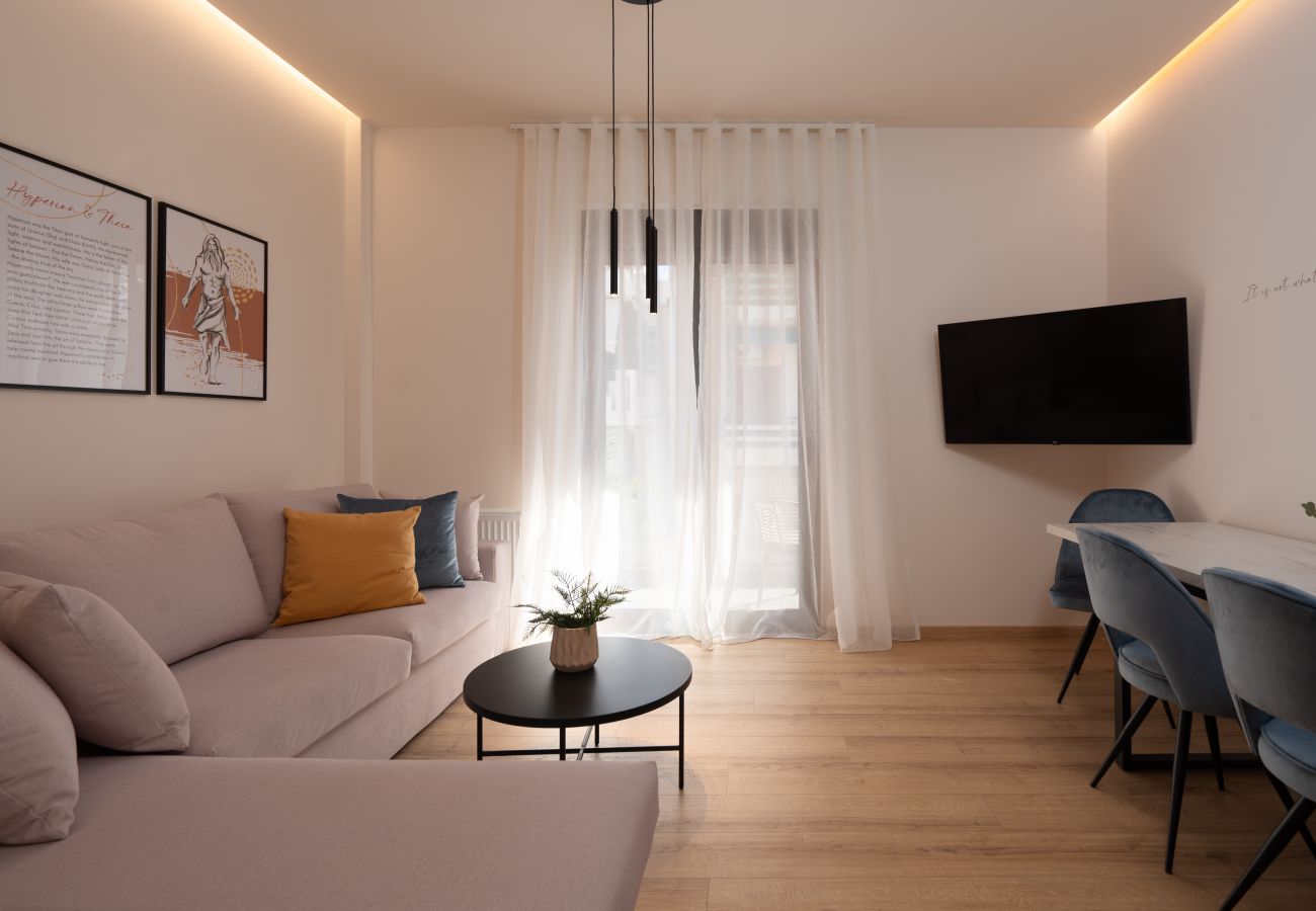 Apartment in Athens - Stylish Apartment in Athens w/ Balcony & Gym