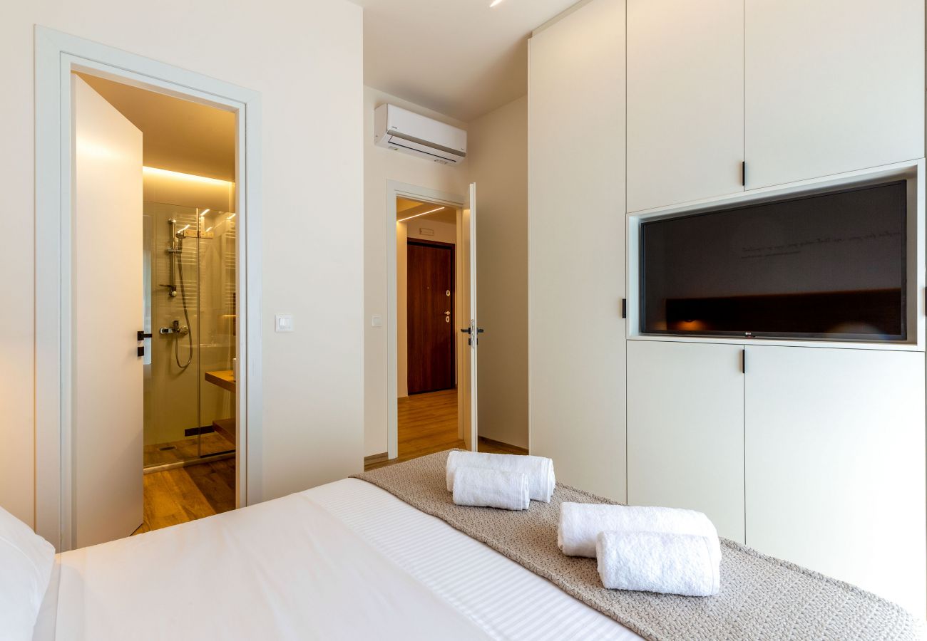 Apartment in Athens - Luxury 2 Bedroom Apartment near Filopappou Hill