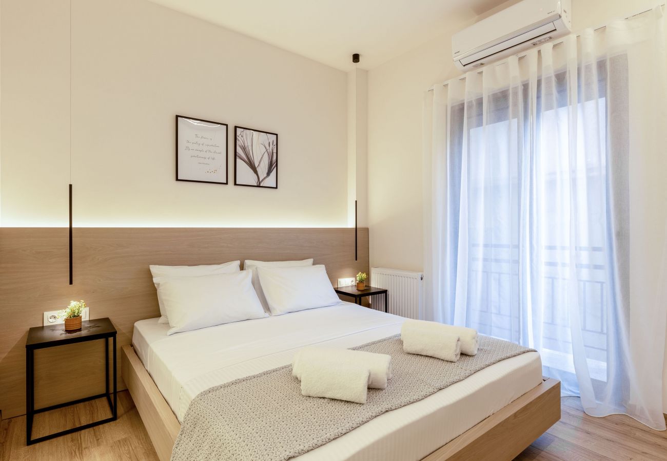 Apartment in Athens - Beautifully Designed Apartment W/ Wi-Fi & Balcony