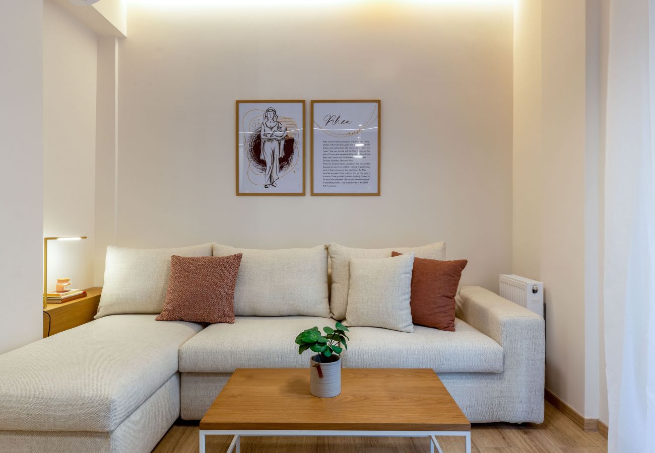 Apartment in Athens - Beautifully Designed Apartment W/ Wi-Fi & Balcony