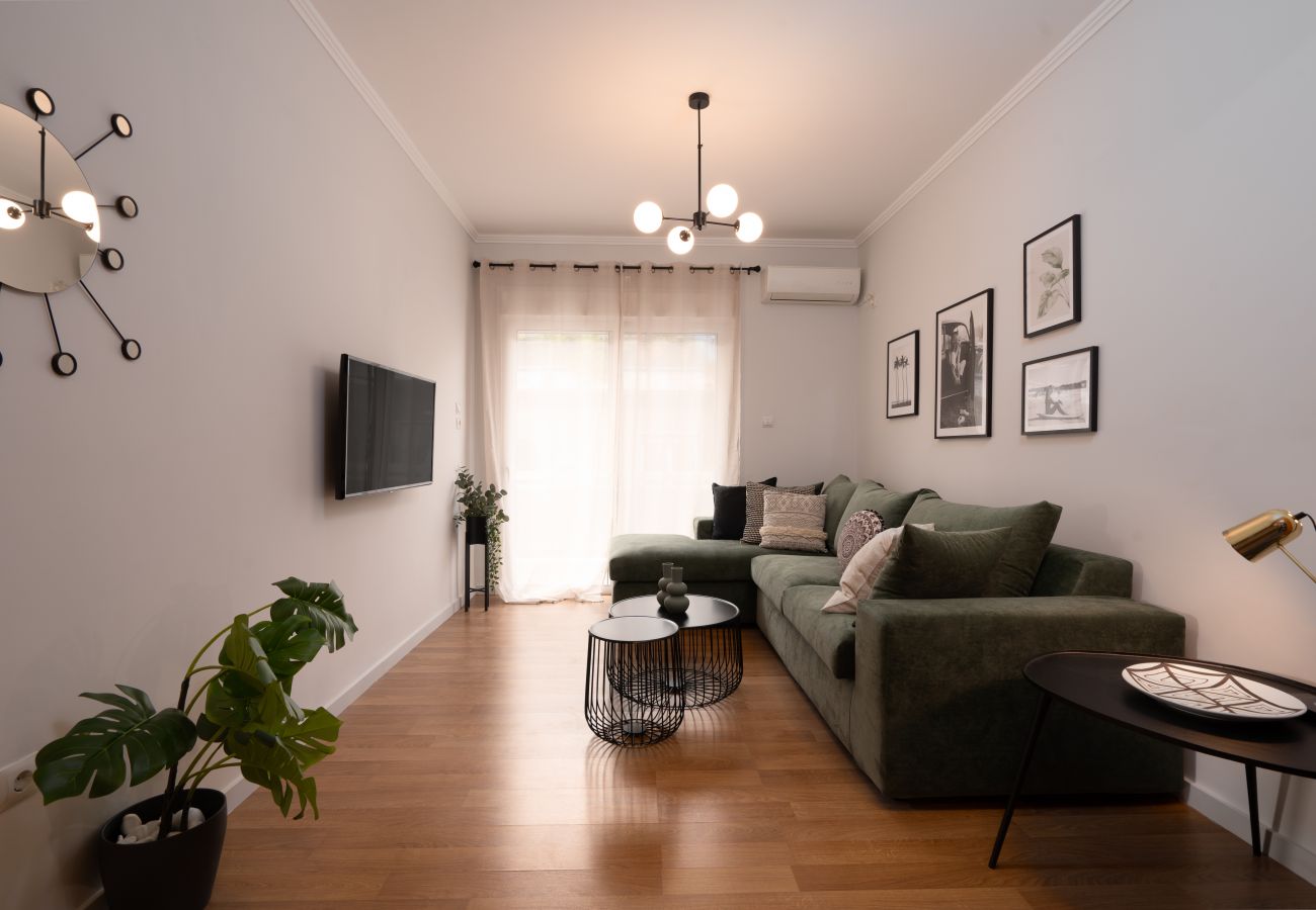 Apartment in Athens - Modern Apartment in Athens with Balcony & Wi-Fi