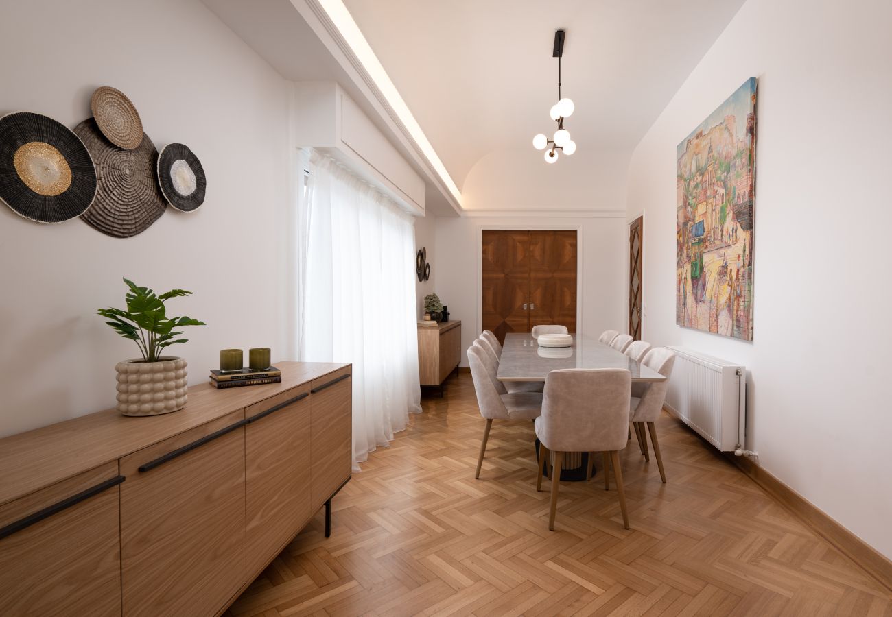 Apartment in Athens - Upscale Athens Luxury 4 Bedrooms Apartment