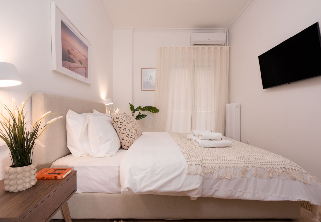 Apartment in Athens - Modern Apartment in Plaka 10 mins to Acropolis