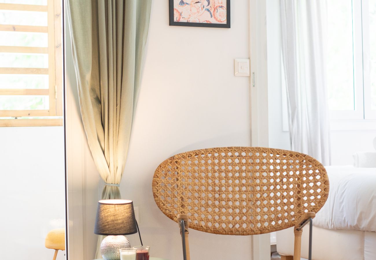 Apartment in Athens - Trendy 2 bedroom Apartment 5min to metro