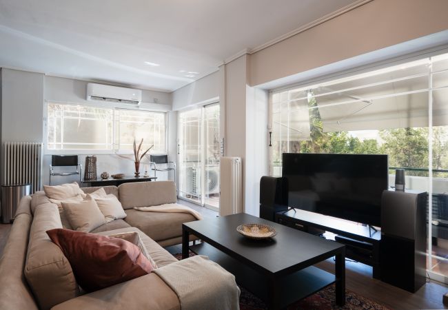 Apartment in Glyfada - Seaside Apartment in Glyfada with Spacious Balcony