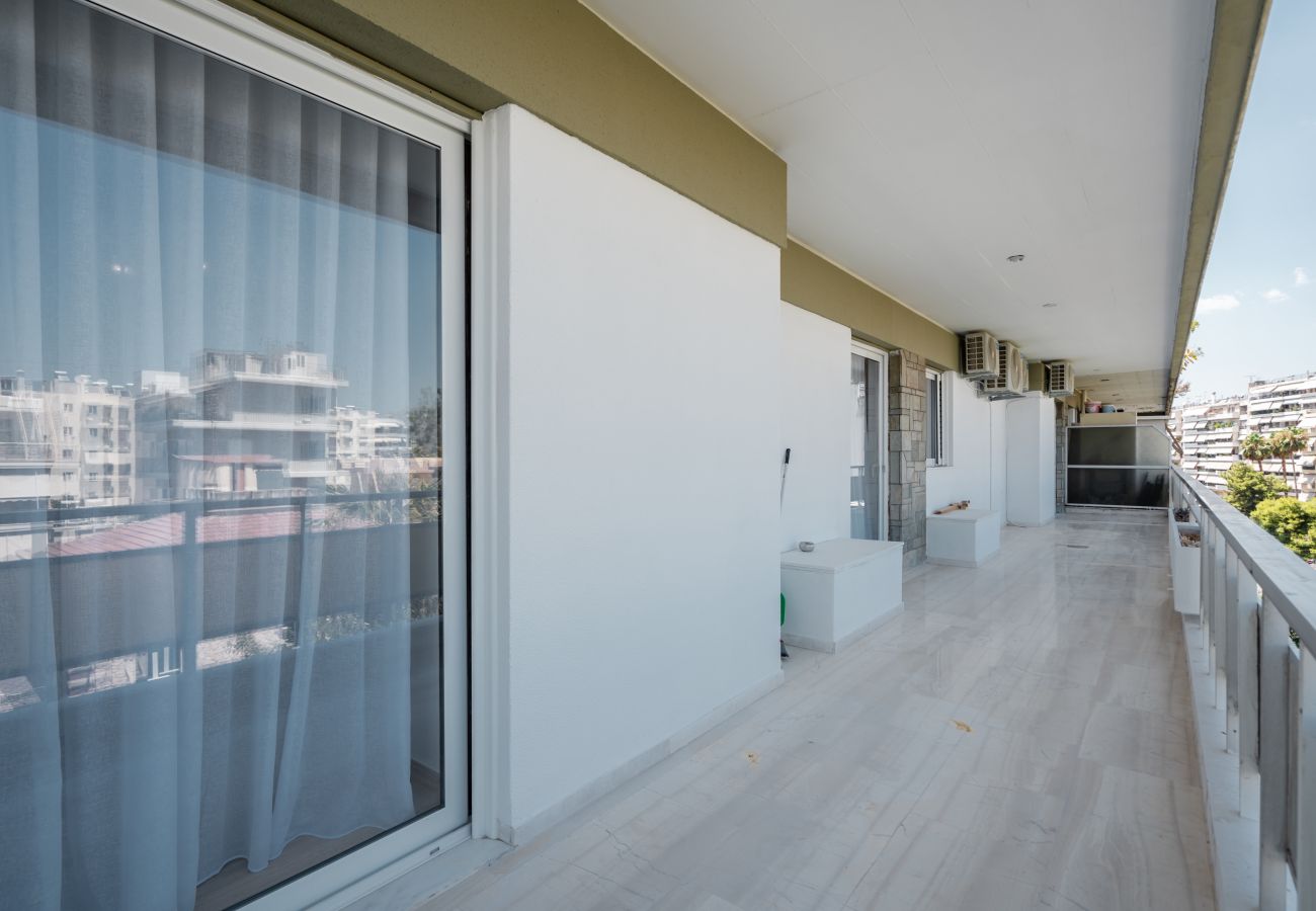 Apartment in Palaio Faliro - Luxury 4 bedrooms Apartment Near Flisvos Marina