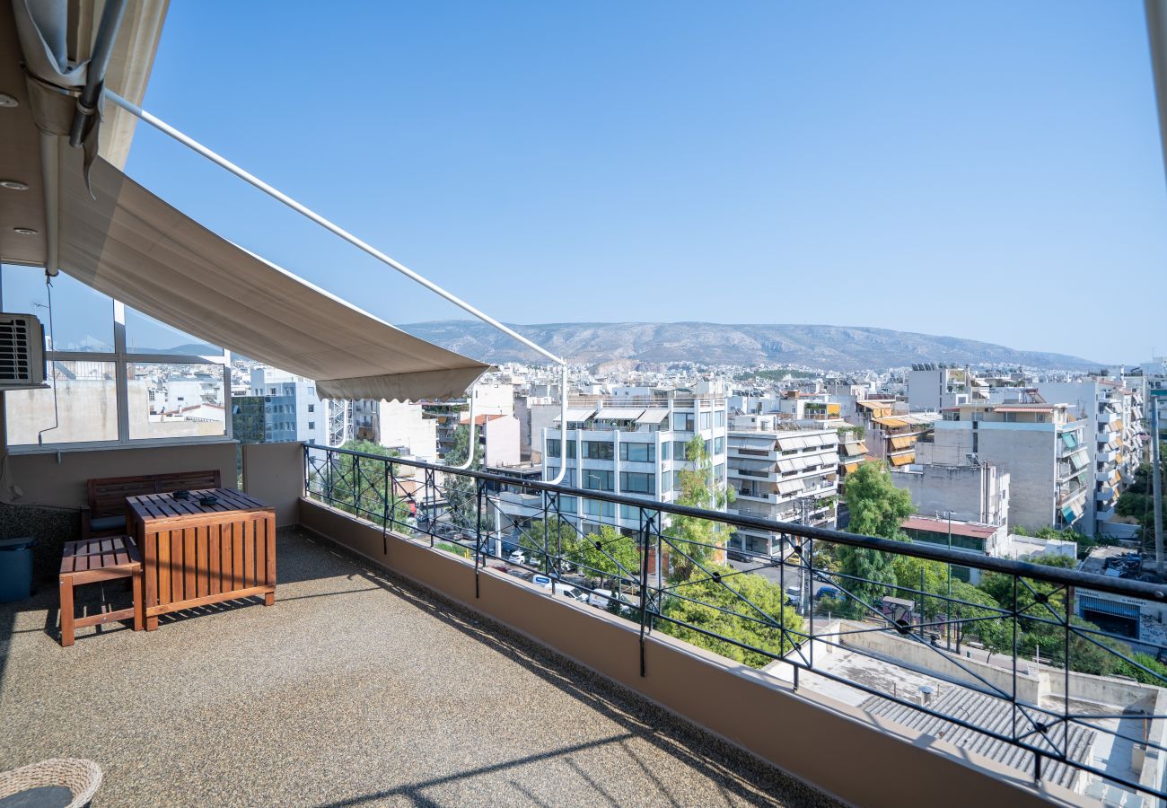 Apartment in Athens - Penthouse in Athens with Patio, Parking & Acropolis View