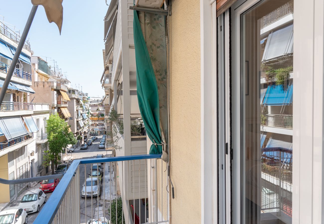 Apartment in Athens - Sunny Apartment in Center, short walk to Acropolis