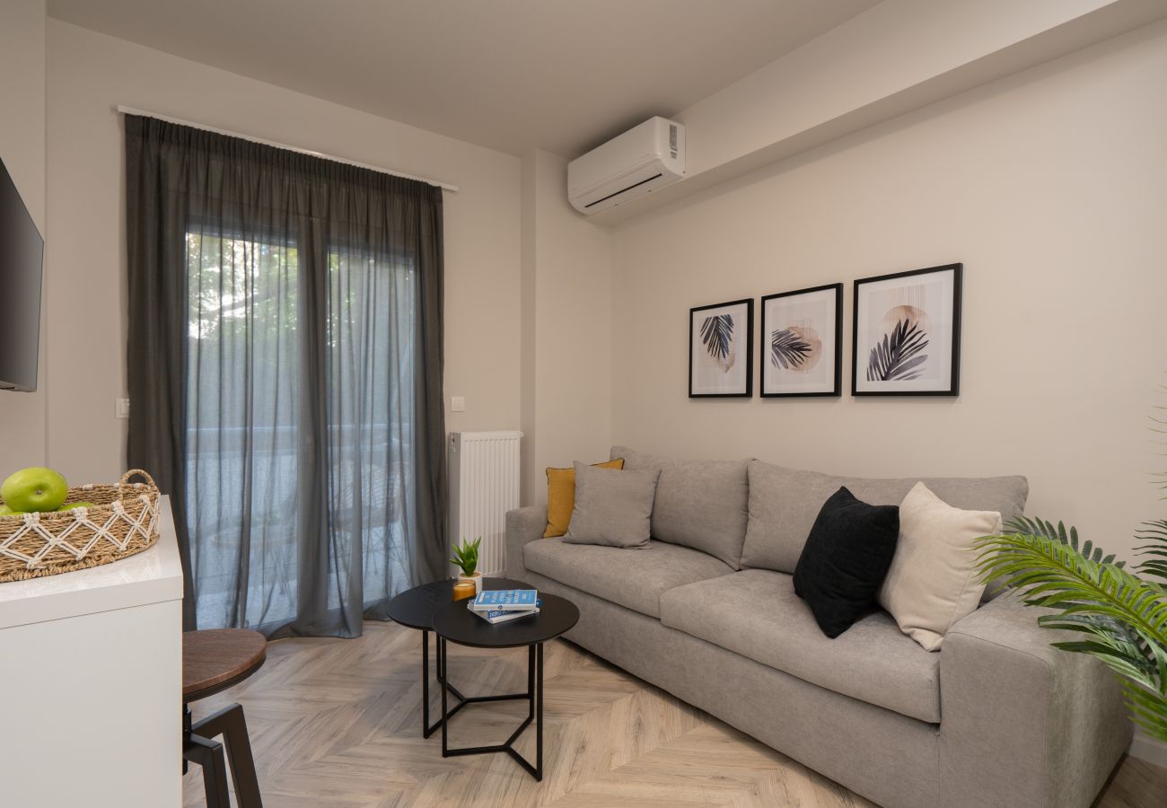 Apartment in Athens - Charming two bedrooms Apartment walk to Acropolis