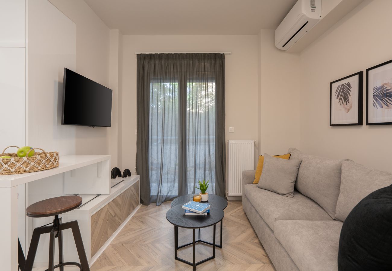 Apartment in Athens - Charming two bedrooms Apartment walk to Acropolis