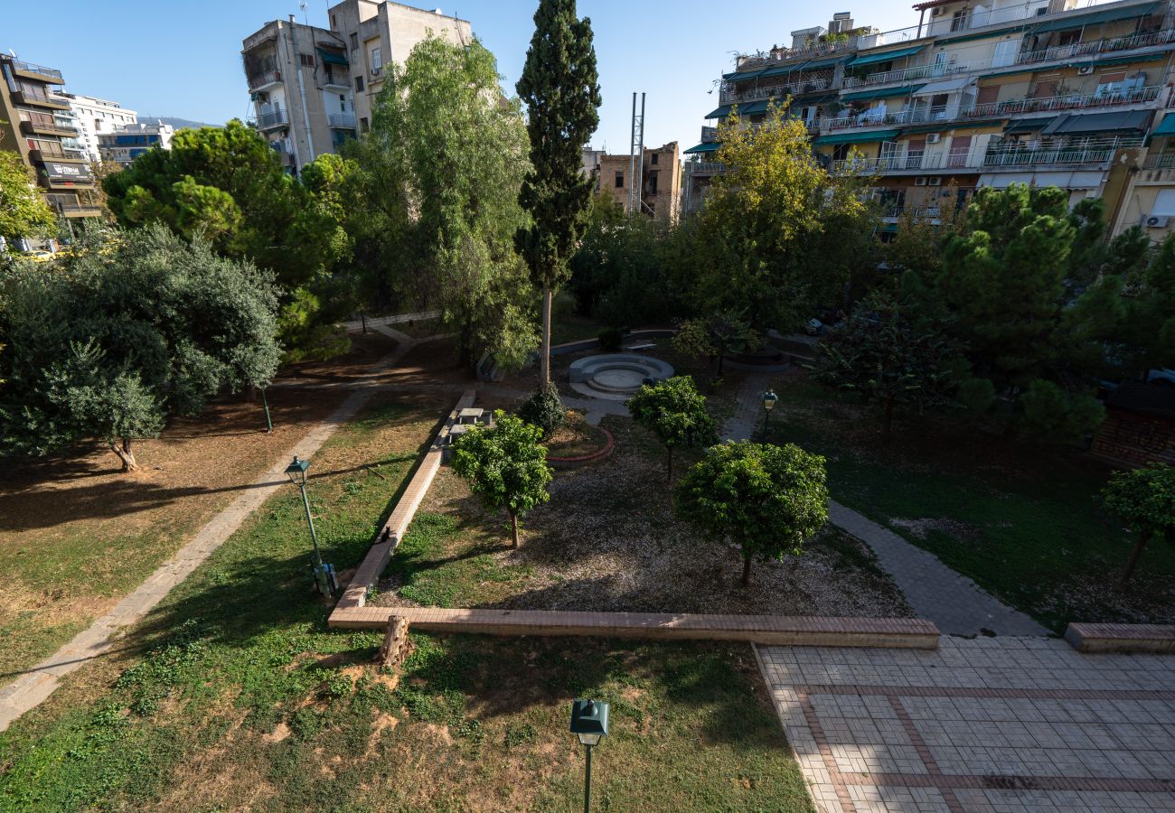 Apartment in Athens - City Chic Athens Apartment with Park View