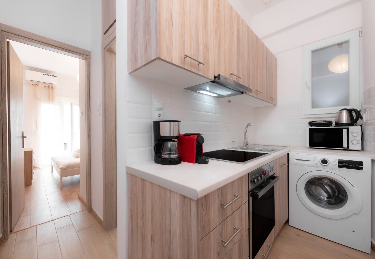 Apartment in Athens - Urban Studio in Athens, 10 mins walk to Acropolis