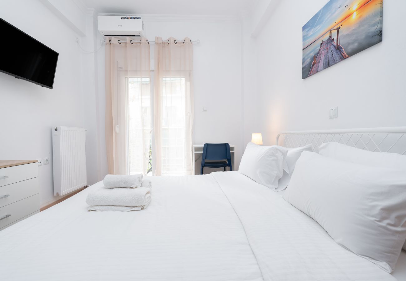 Apartment in Athens - Urban Studio in Athens, 10 mins walk to Acropolis