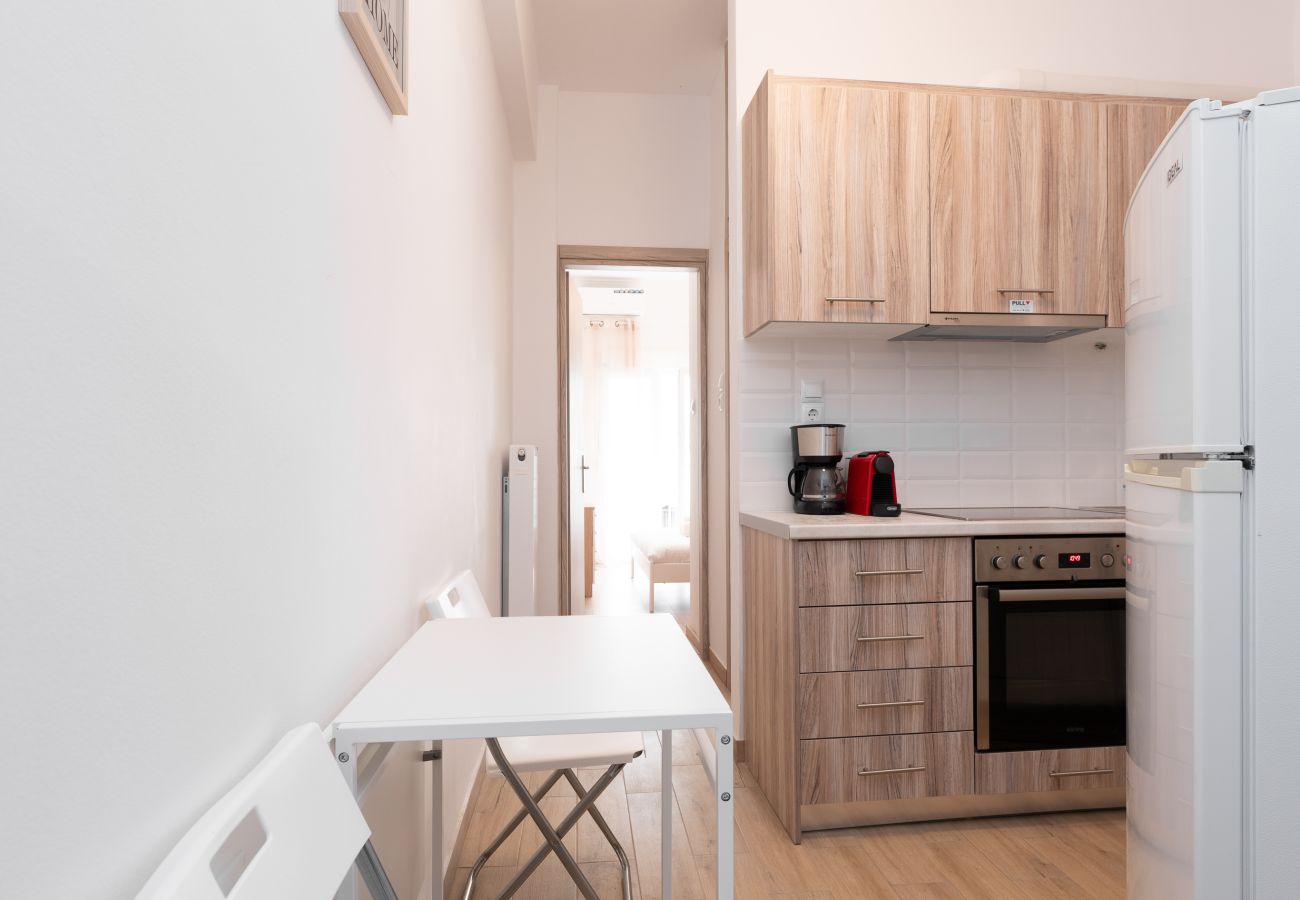 Apartment in Athens - Urban Studio in Athens, 10 mins walk to Acropolis