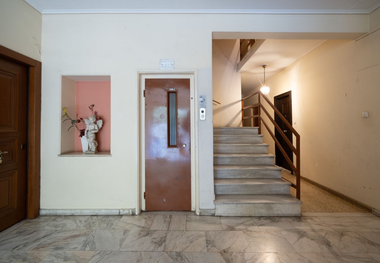 Apartment in Athens - Artsy Loft in Koukaki, walk to Acropolis sites