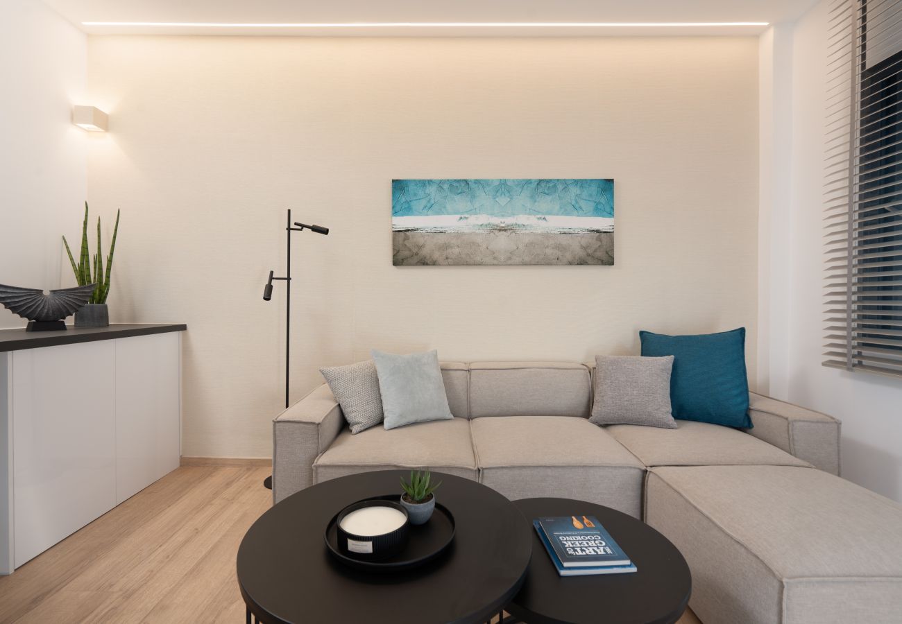 Apartment in Kallithea - * THE EDGE * Designer apartment With Gym & Pool