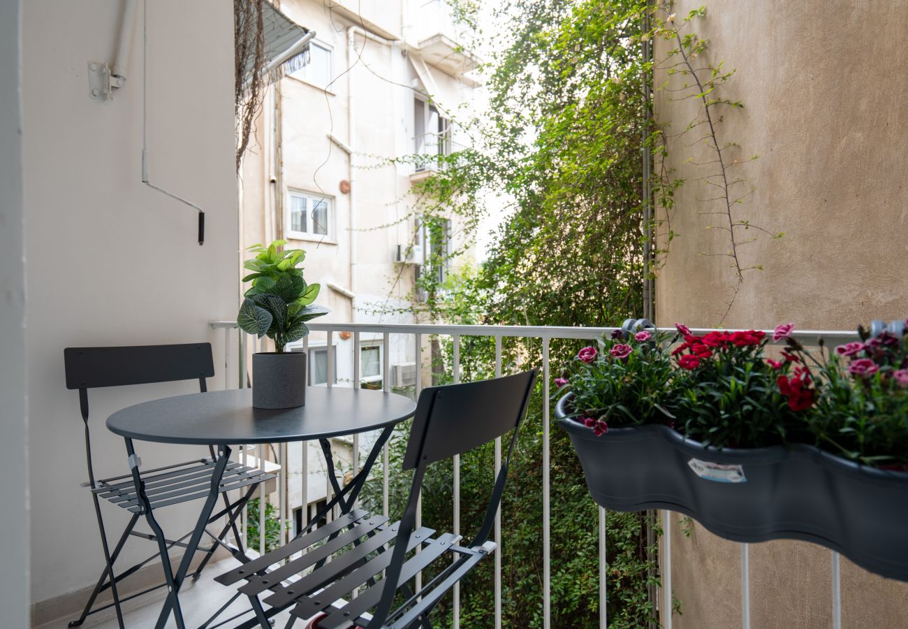 Apartment in Athens - Digital Nomad Apartment in Athens Historic Center