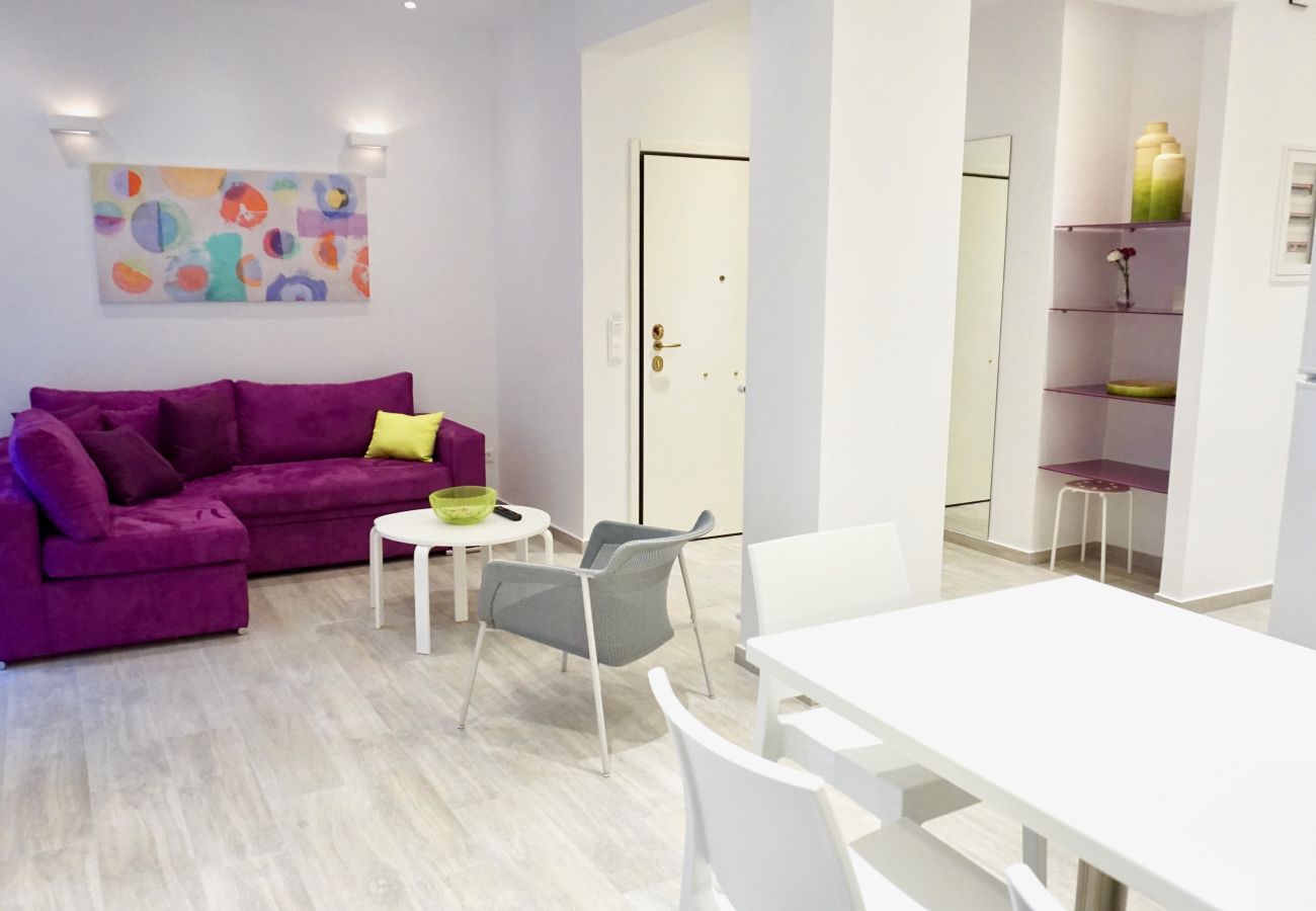 Apartment in Athens - Spacious Modern Apartment in Athens near Metro