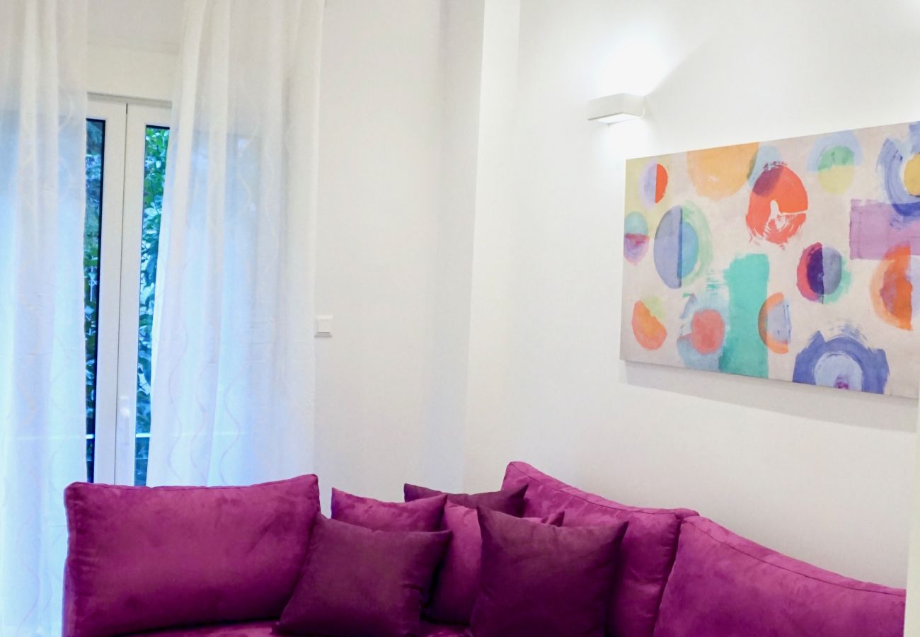 Apartment in Athens - Spacious Modern Apartment in Athens near Metro