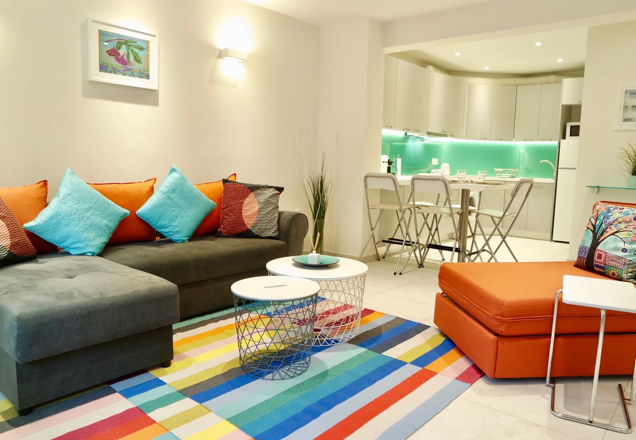 Apartment in Athens - Colorful Design Apartment in the City of Athens