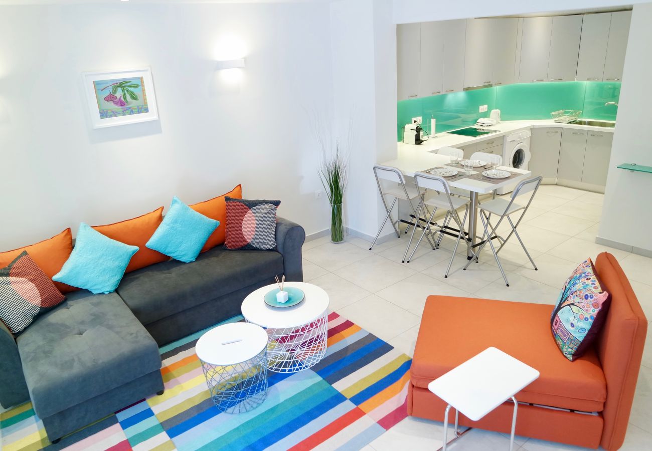 Apartment in Athens - Colorful Design Apartment in the City of Athens